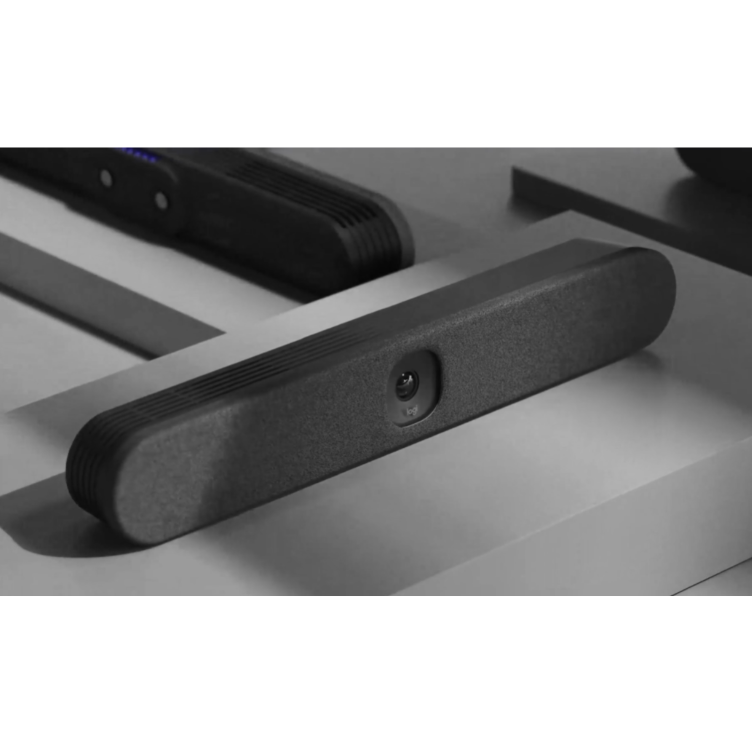 Logitech Rally Bar Huddle Graphite: Transform Your Meeting Spaces