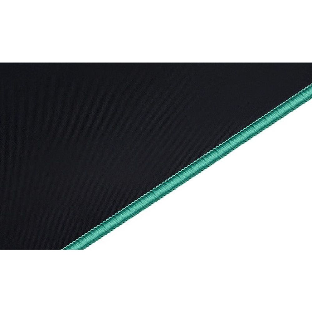 DeepCool cloth mouse pad edge detail, black fabric with teal stitched border