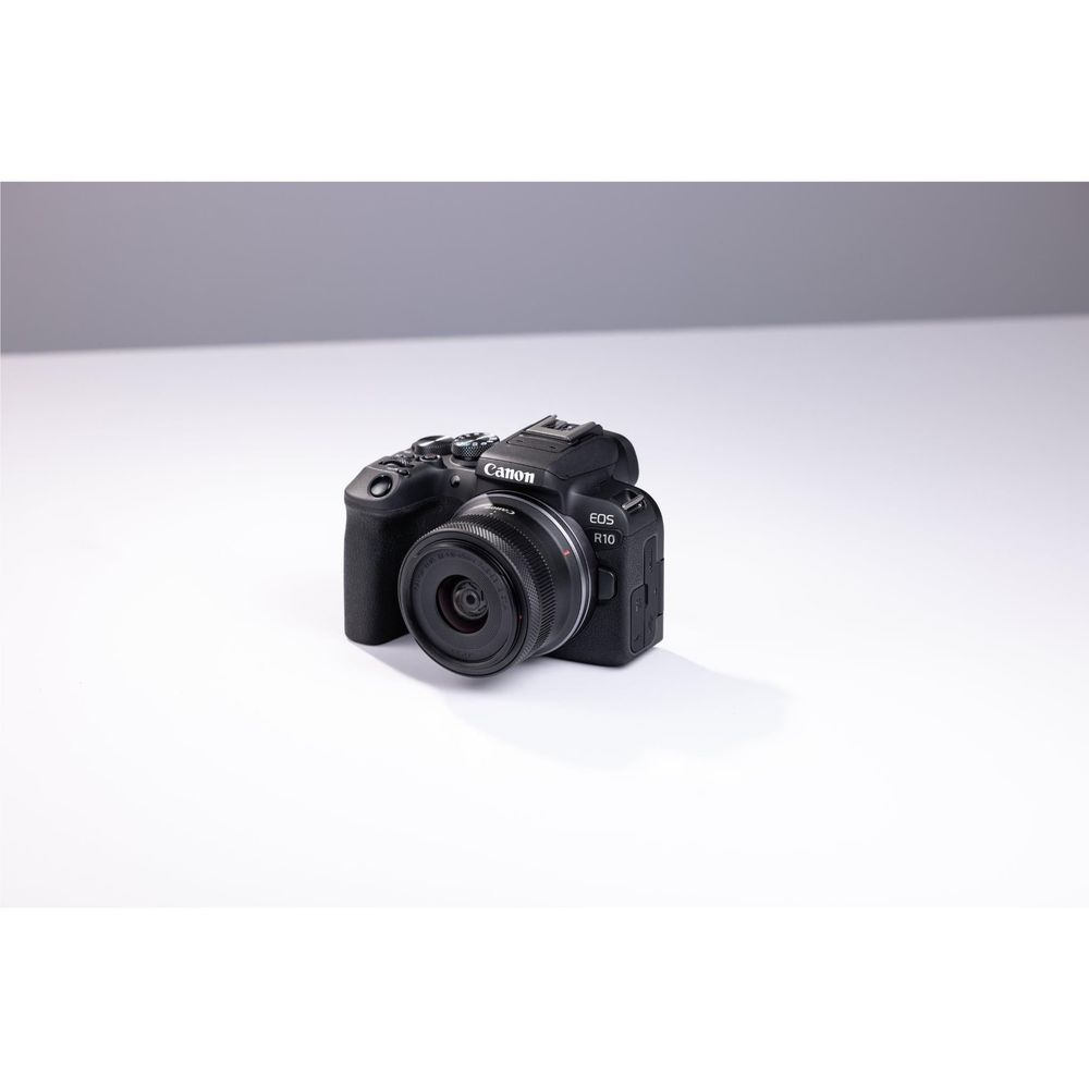 Canon EOS R10 Mirrorless Camera with RFS 18-45STM Lens
