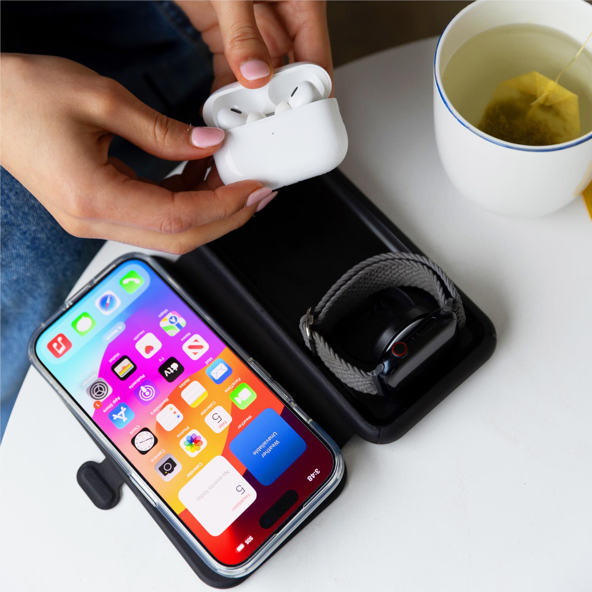 Cygnett Voyager MagTravel 3-in-1 Wireless Charger