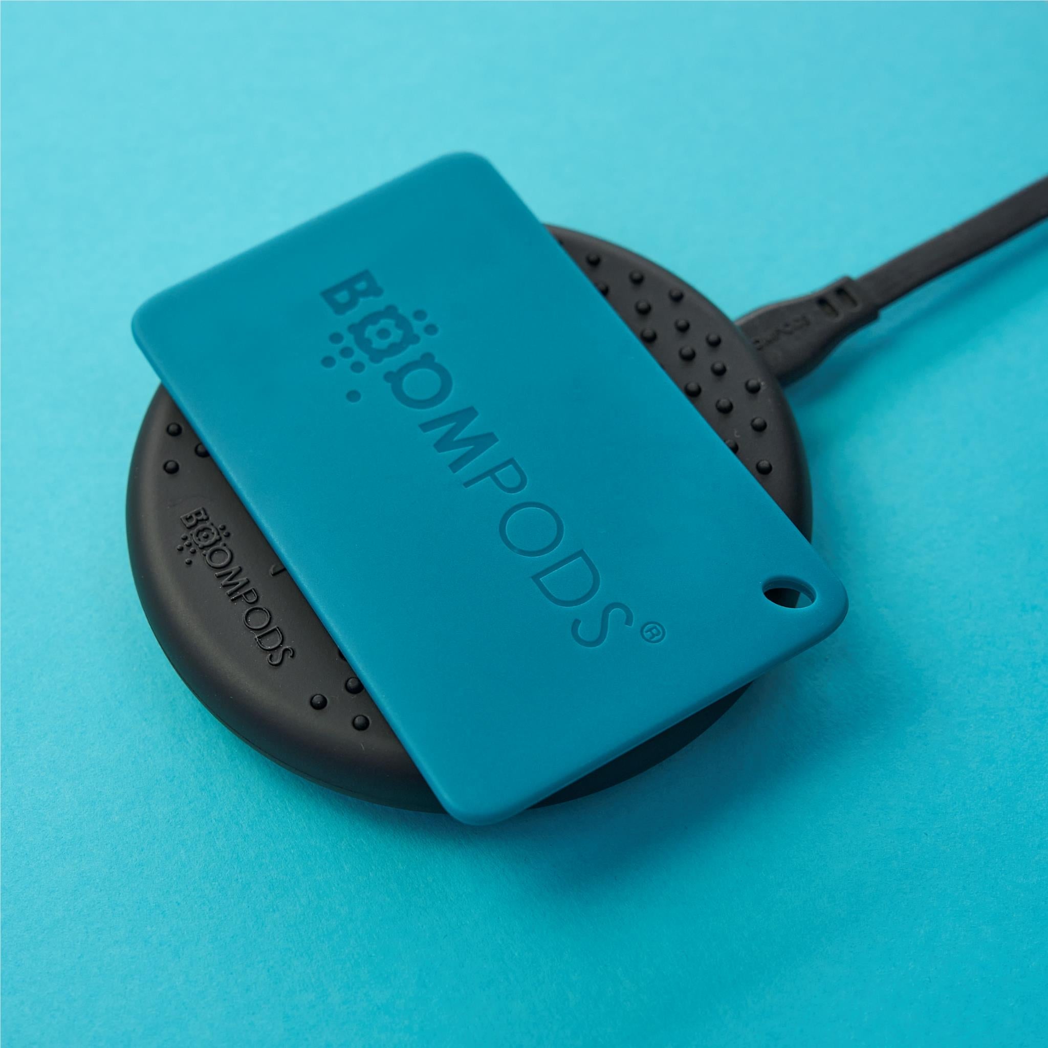 Boompods Passport Holder + Boomcard Rechargeable Tracker