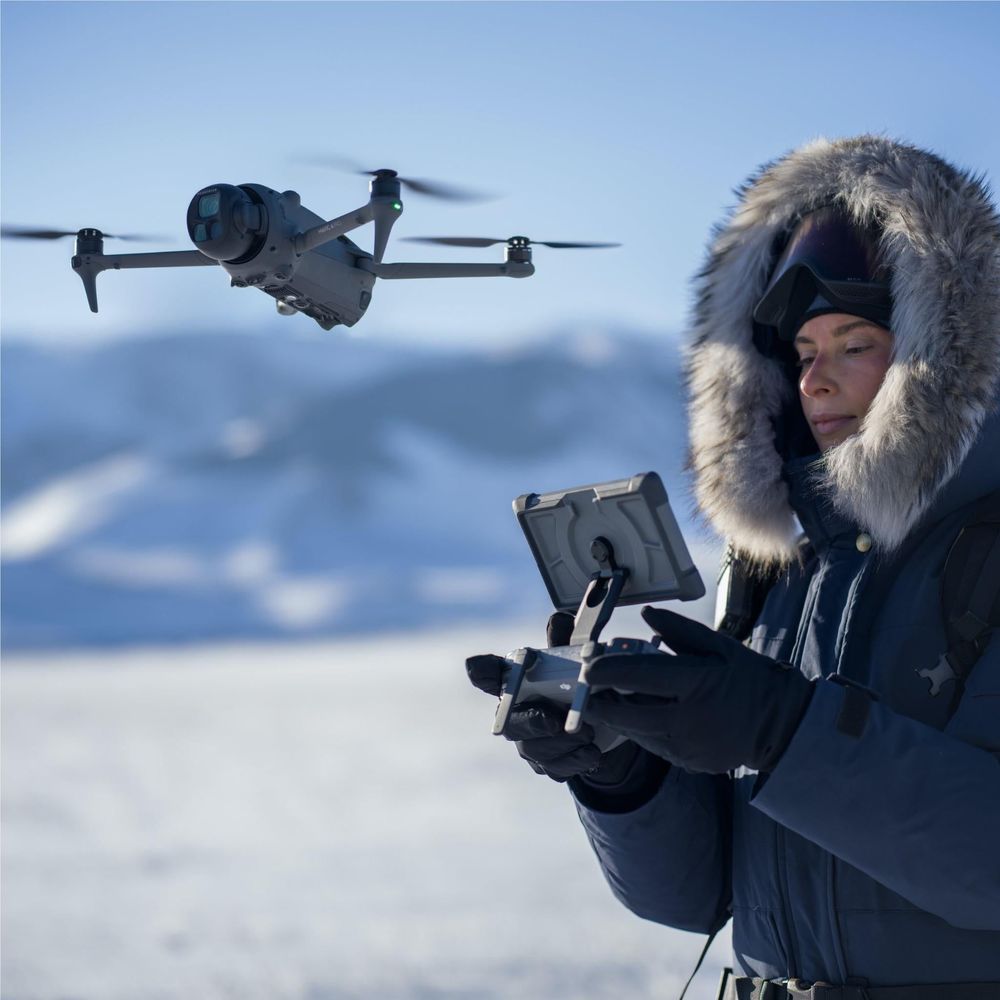 DJI Mavic 4 Pro 512GB Creator Combo (DJI RC Pro 2)