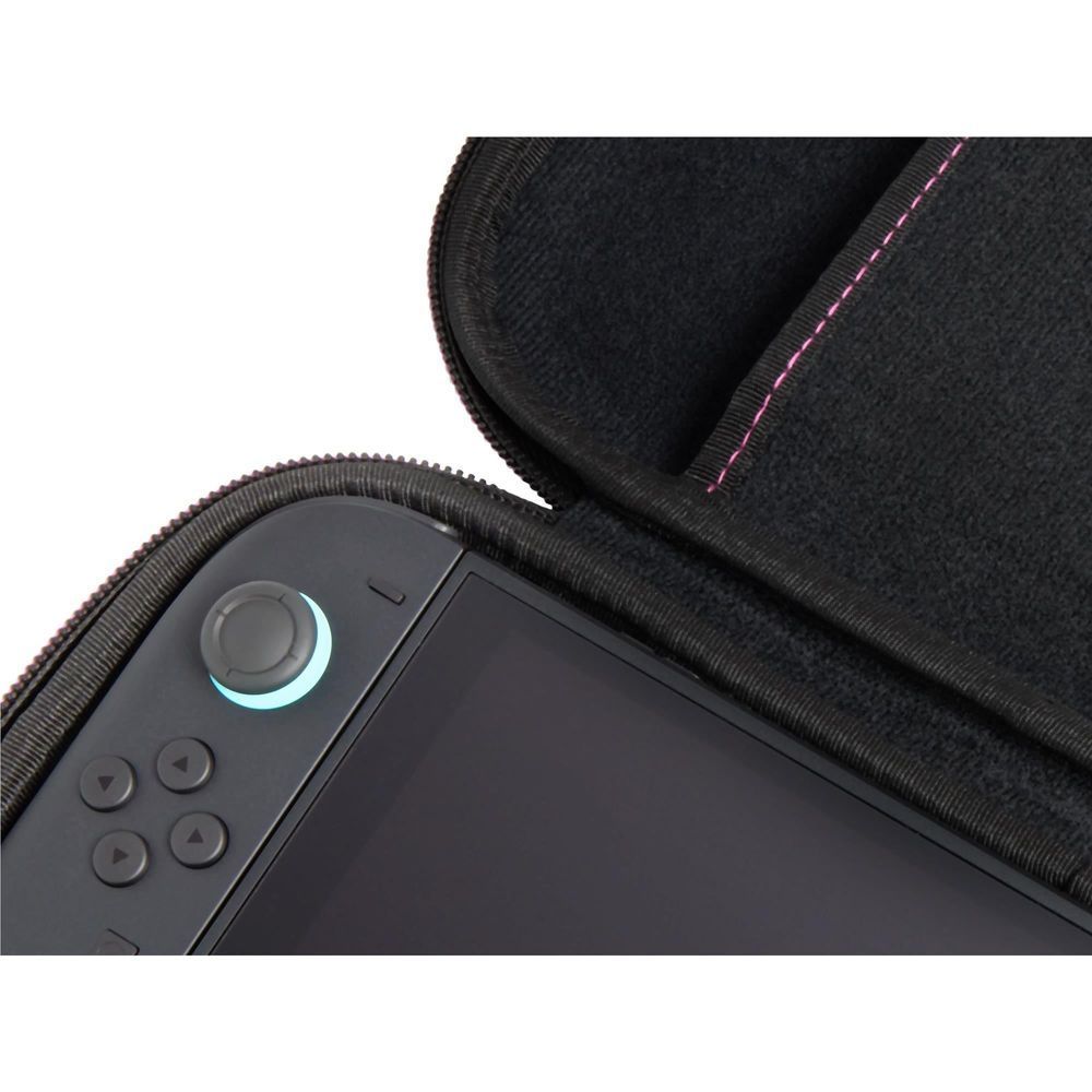 Close-up of console corner inside case with cushioned lining and elastic edge.