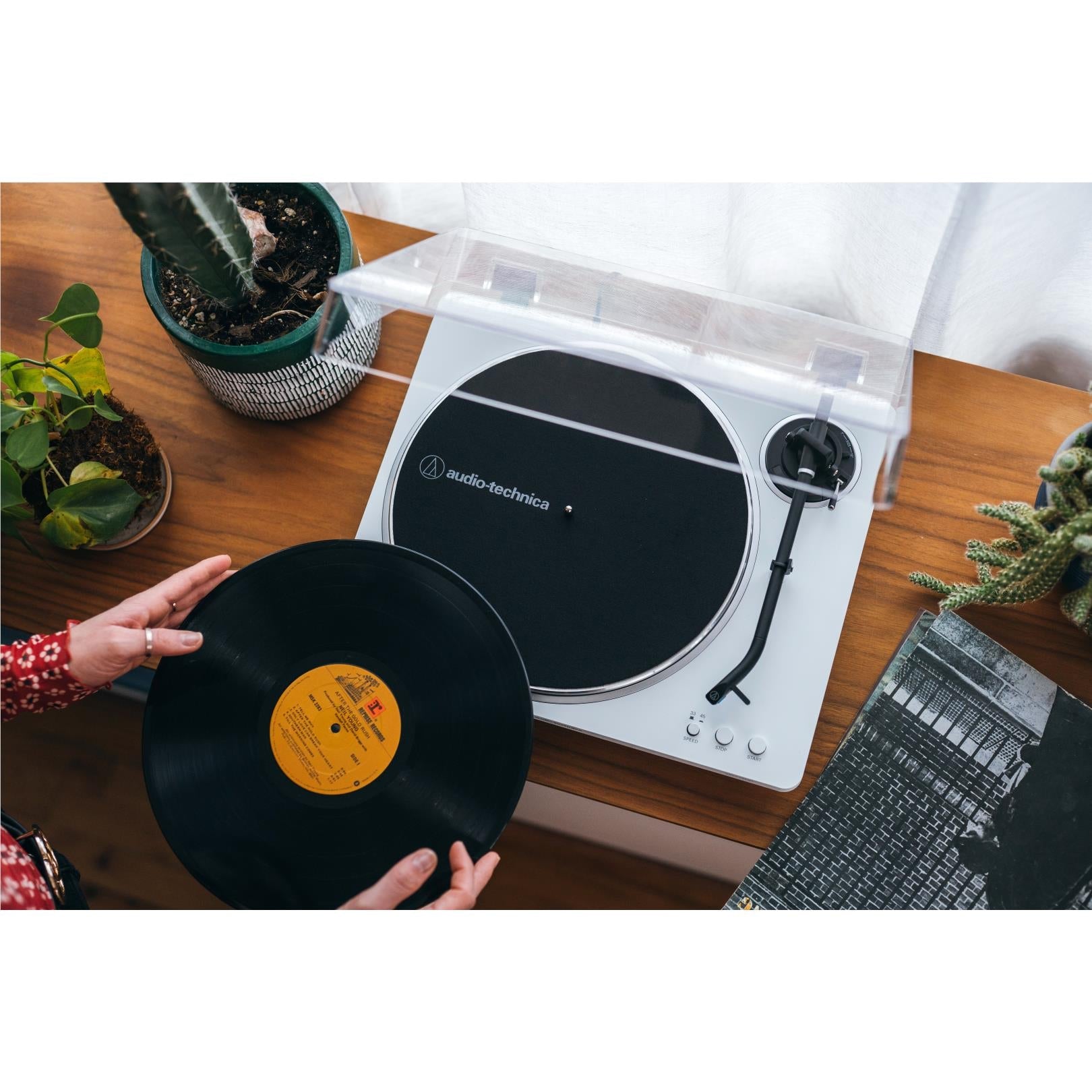 Audio-Technica LP70XBT Fully Automatic Bluetooth Turntable (White)