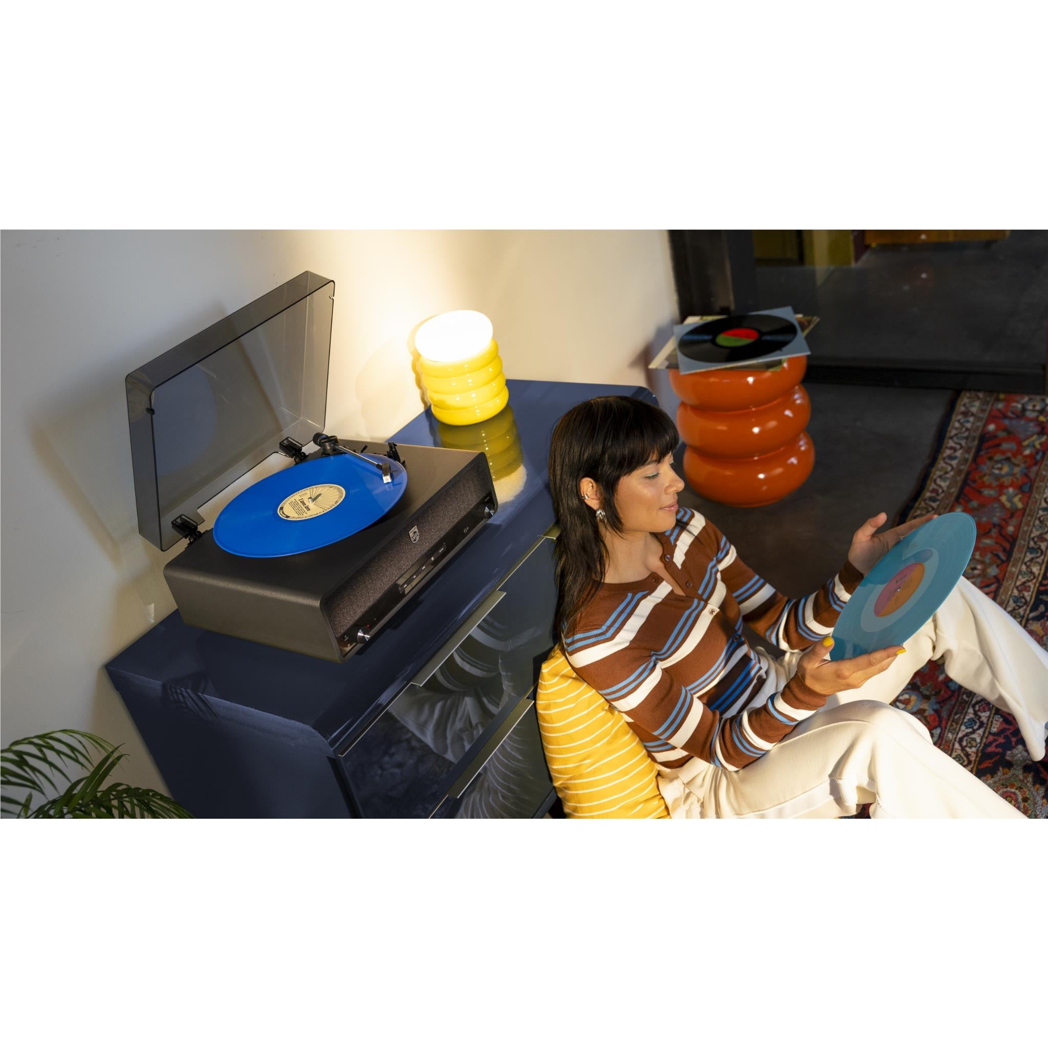 Philips The Stevie black retro Bluetooth turntable with built-in speakers, image 16 - Turntables at Tech Supply Shed NZ
