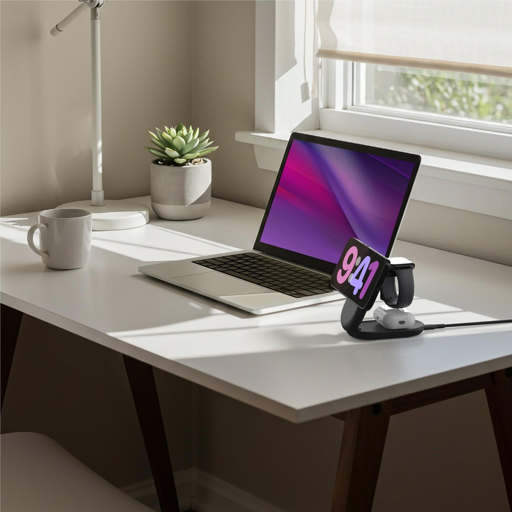 Belkin UltraCharge 3-in-1 Foldable Qi2 25W Magnetic Charger (Black)