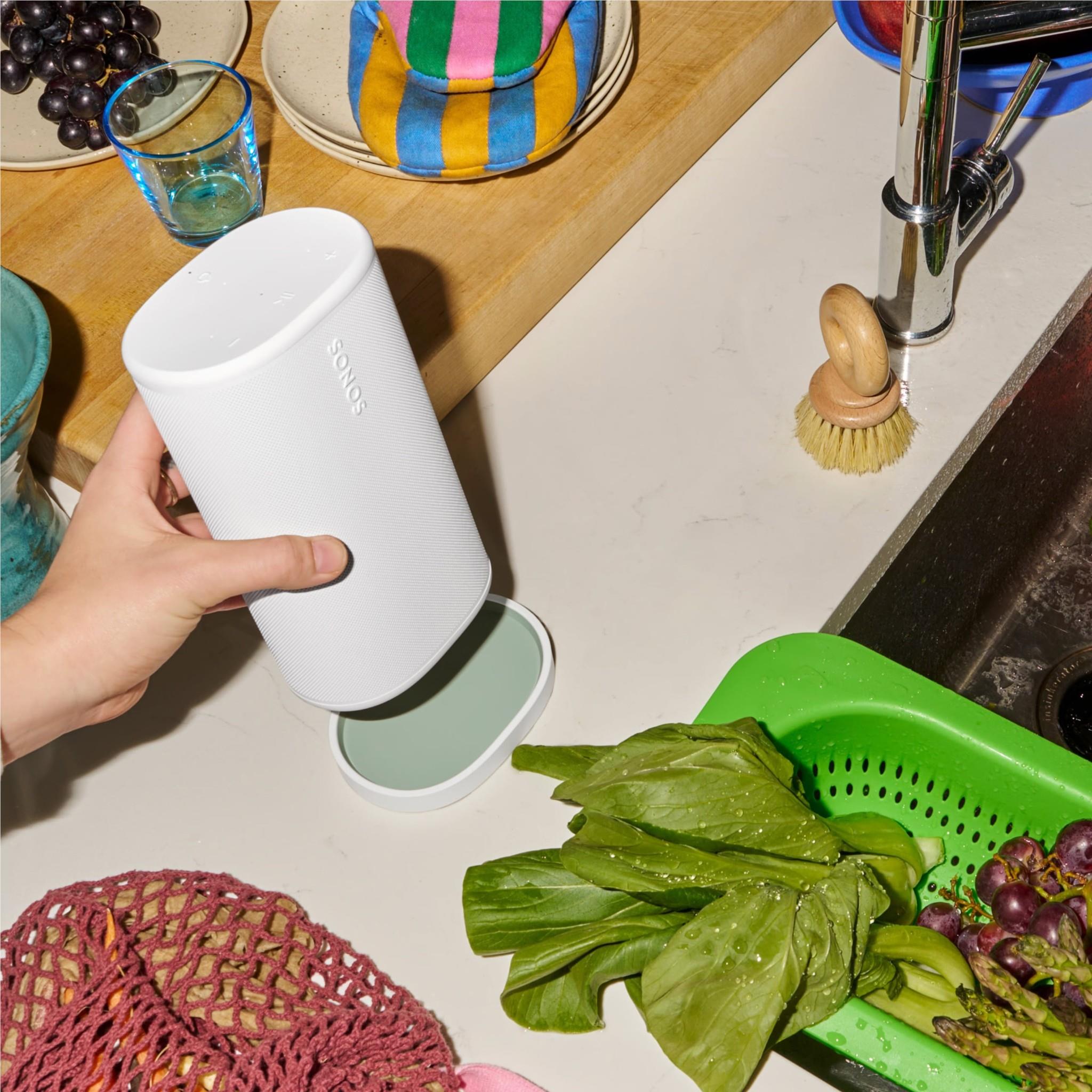 Sonos Play portable Wi-Fi and Bluetooth speaker in white, image 7 - Portable Speakers at Tech Supply Shed NZ
