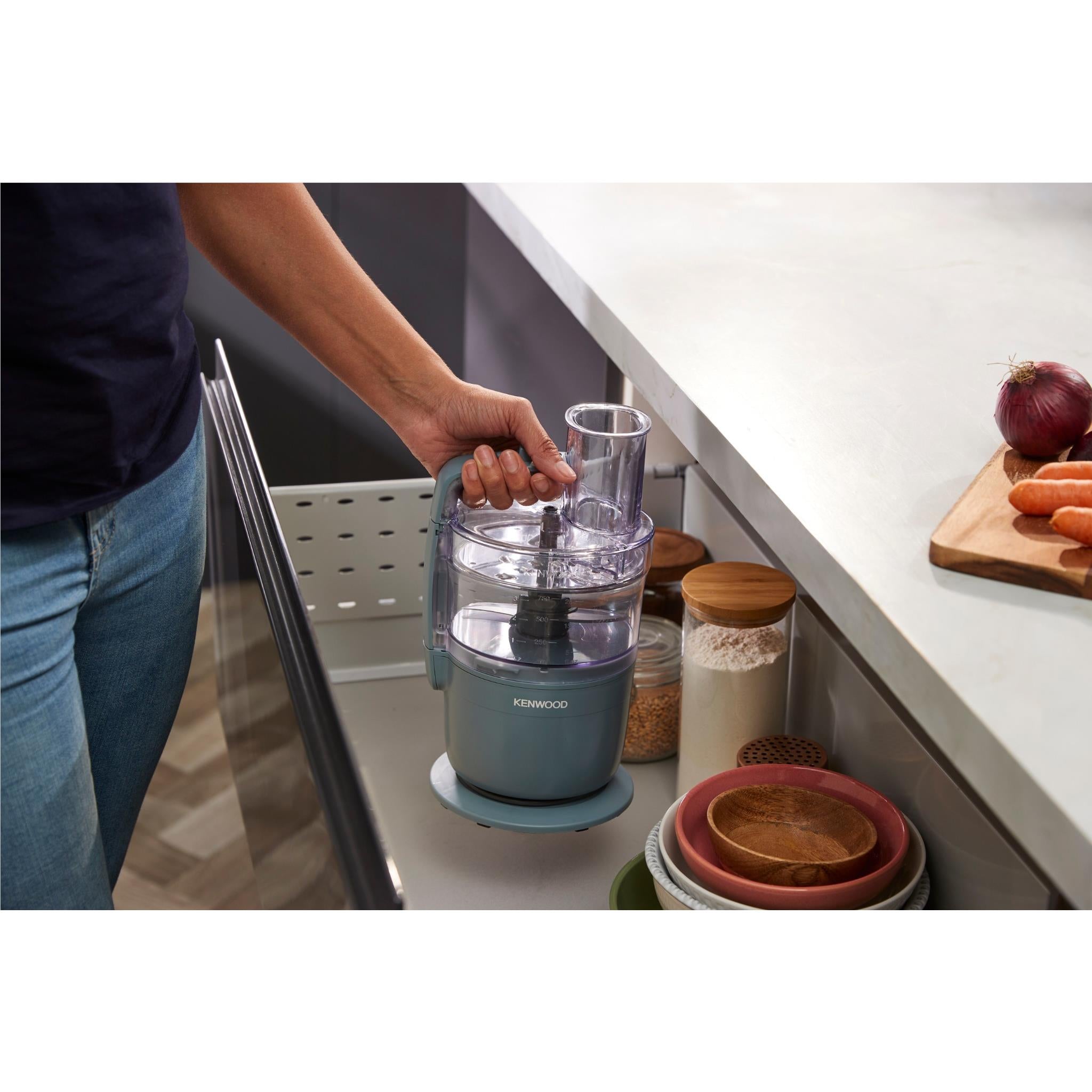 Storm Blue food processor with metal insert and transparent blending jar