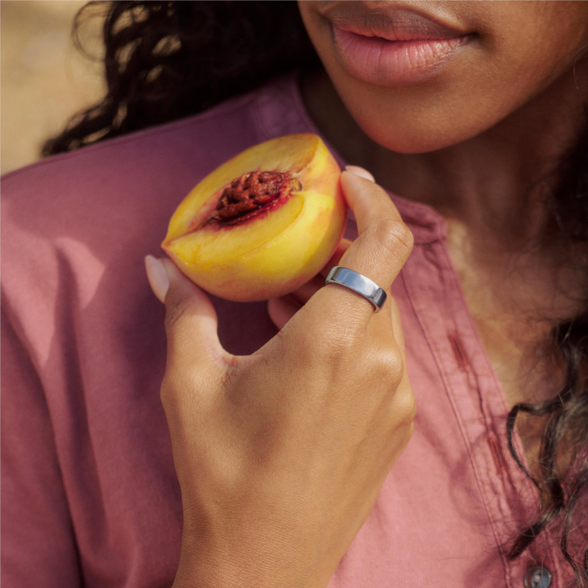 Oura Ring 5 smart ring in silver, size 6, image 6 - Smart Rings at Tech Supply Shed NZ