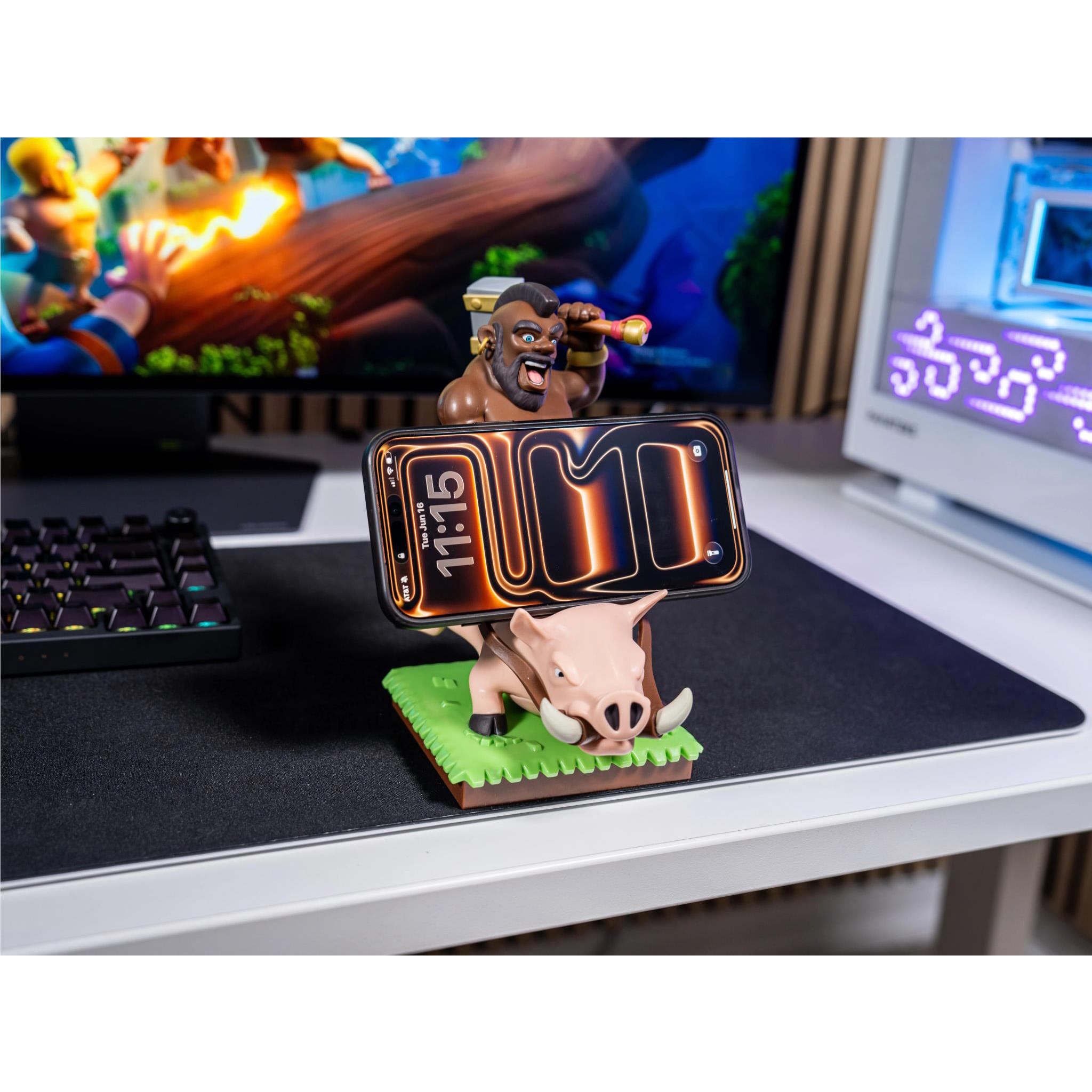 Hog Rider controller holder with black smartphone docked above the boar