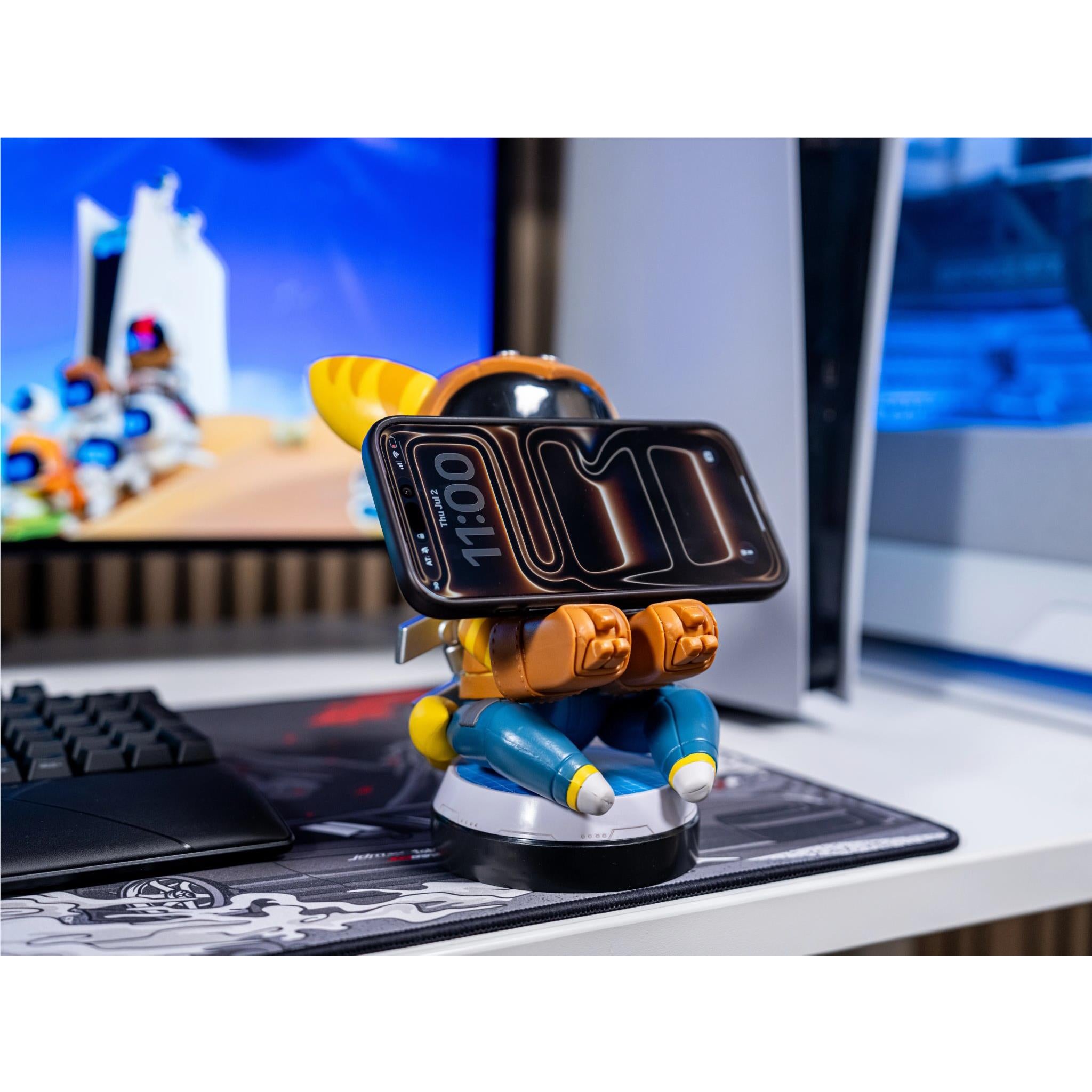 Cable Guys Astro Bot Ratchet Bot controller and phone holder figure, image 7 - Collectables & Figurines at Tech Supply Shed NZ