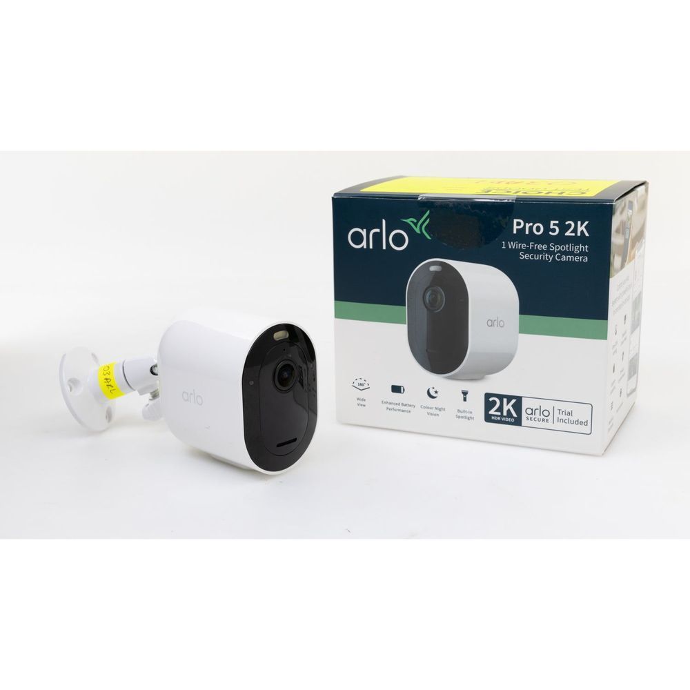 Arlo-Kit-P1-Solar - Arlo Pro Indoor/Outdoor 2K Network Camera and Solar Panel